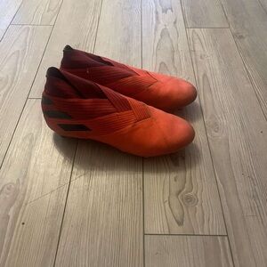 Adidas nemeziz soccer cleats 9.5